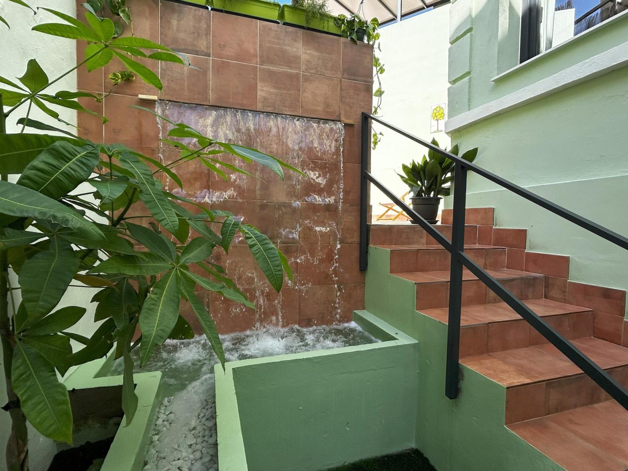 Growersgo Boutique Hostel Huelva Bagian luar foto