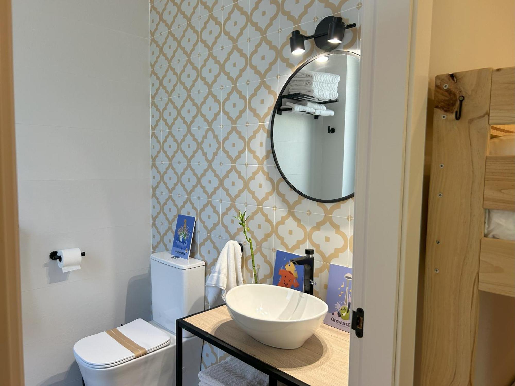 Growersgo Boutique Hostel Huelva Bagian luar foto