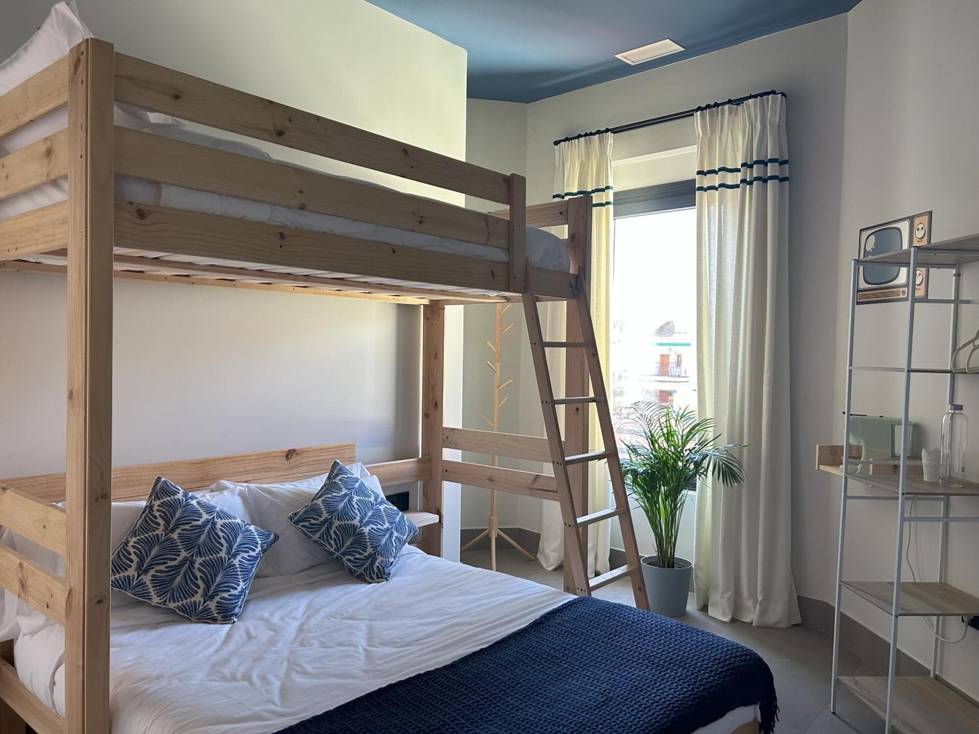 Growersgo Boutique Hostel Huelva Bagian luar foto
